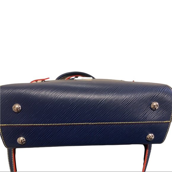 Louis Vuitton EPI Twist tote - Picture 14 of 17